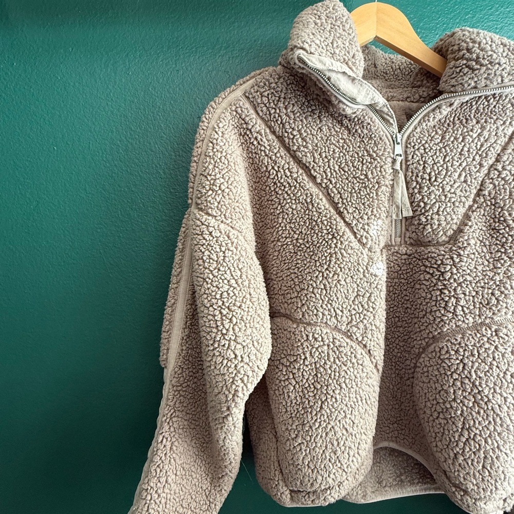 AF Cozy Tan Sherpa Pullover